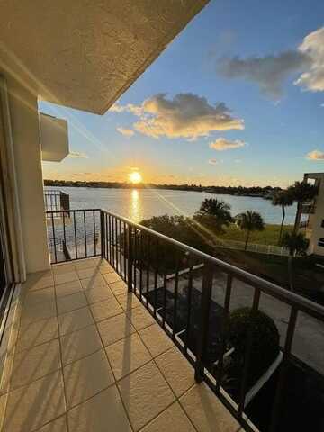 301 Croton Avenue, Lantana, FL 33462