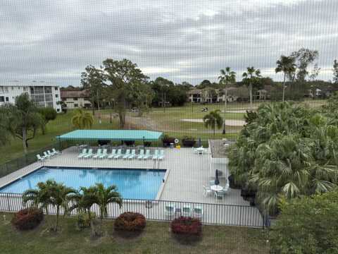 6698 10th Avenue N, Greenacres, FL 33467