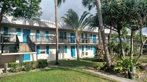 531 W Kalmia Drive, Lake Park, FL 33403