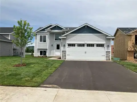 940 2 1/2 Avenue SW, Rice, MN 56367