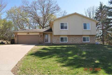 2356 Teakwood Drive E, Maplewood, MN 55119