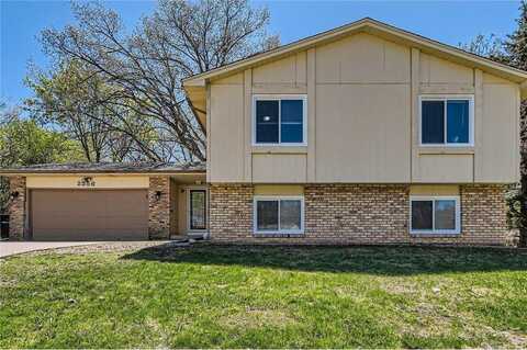 2356 Teakwood Drive E, Maplewood, MN 55119