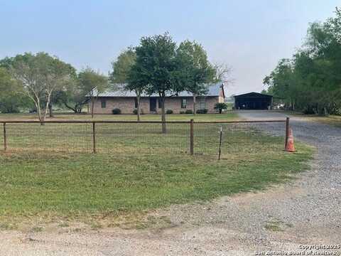 705 Deer Trail, Jourdanton, TX 78026