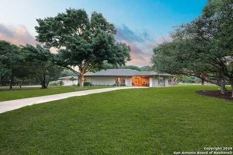8 Trophy Ln, New Braunfels, TX 78132