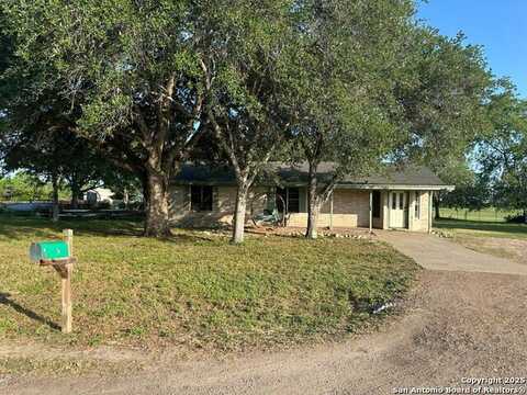2802 Comanche Dr, Beeville, TX 78102