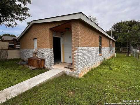 1203 Saltillo St, San Antonio, TX 78207