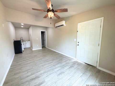 178 Fennel Dr, San Antonio, TX 78213