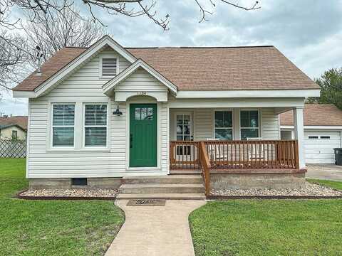 1104 Kessler Avenue, Schulenburg, TX 78956