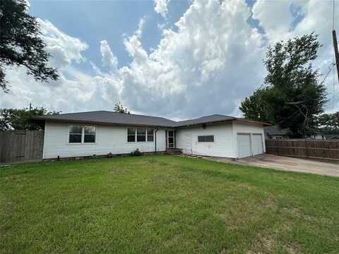 719 E Kuehn Street, Bellville, TX 77418