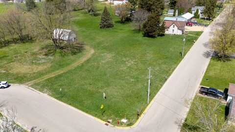 890 Jackson Street, Platteville, WI 53818