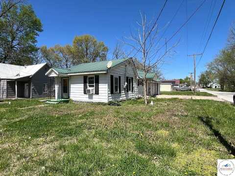 201 W Tebo, Clinton, MO 64735