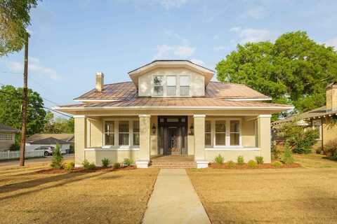928 N Wood Ave, Florence, AL 35630