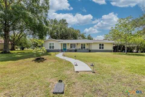 1318 Neuman Street, Gonzales, TX 78629