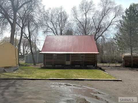 620 W 4th N, St Anthony, ID 83445