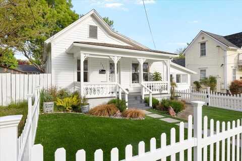 171 Helman Street, Ashland, OR 97520