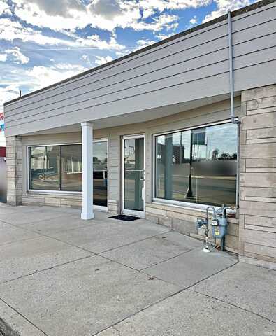 9 W Main Street, Washington, IN 47501