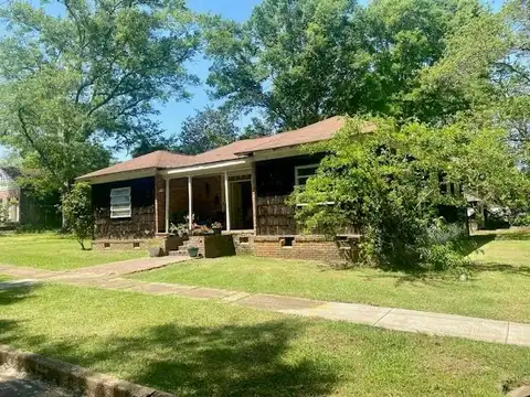 134-136 New York Ave, Mccomb, MS 39648