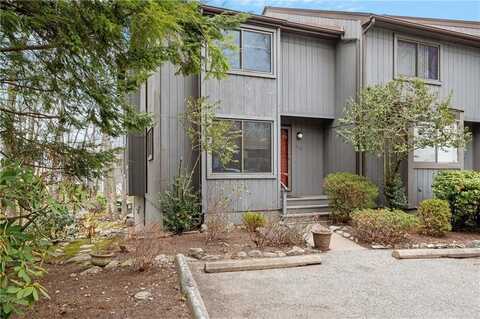 7 Wake Robin Road, Lincoln, RI 02865