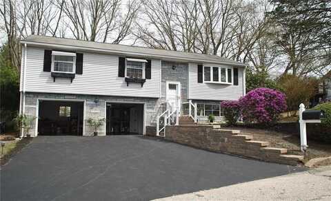 32 Wendy Way, West Warwick, RI 02893