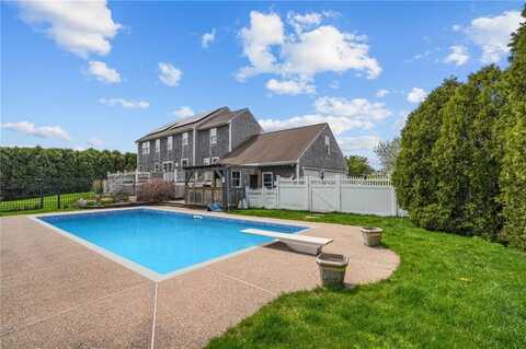 101 Windstone Drive, Portsmouth, RI 02871