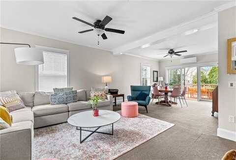 6 Gladding Court, Newport, RI 02840