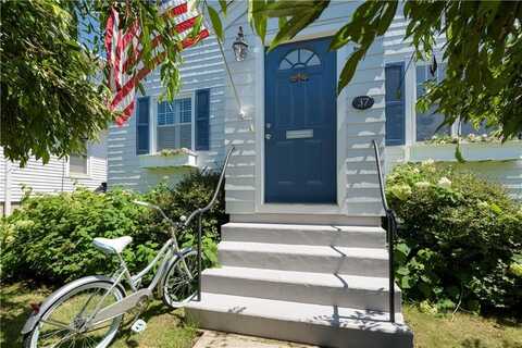 37 Almy Street, Newport, RI 02840