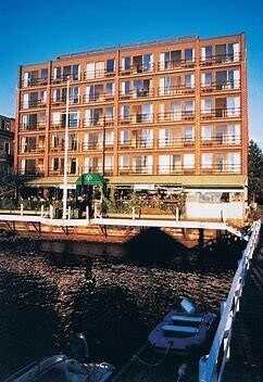 312 Thames Street, Newport, RI 02840