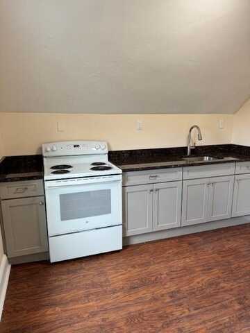 339 Pawtuxet Avenue, Warwick, RI 02888