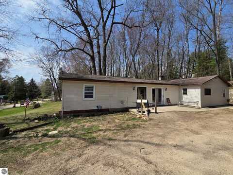 4280 Birch Street, Lake, MI 48632