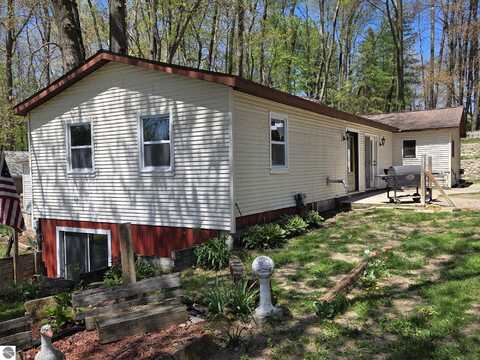 4280 Birch Street, Lake, MI 48632