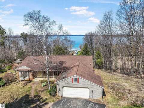 1581 Braemar Drive, Traverse City, MI 49686