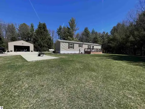 939 Deer Meadow Lane, West Branch, MI 48661