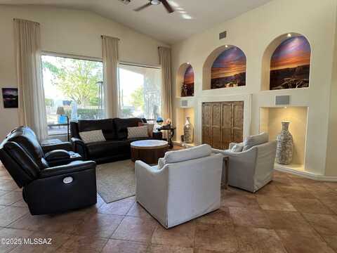 668 W Greenview Place, Green Valley, AZ 85614