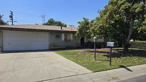 1705 W Dorothea Avenue, Visalia, CA 93277