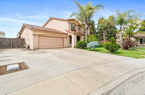 3931 E Hillcrest Avenue, Visalia, CA 93292