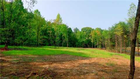 7 & 8 Mountain View Road, King, NC 27021