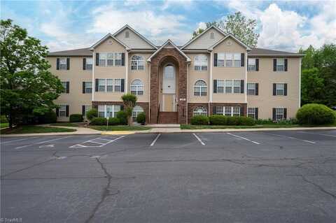 2011 Salem Bluff Drive, Winston Salem, NC 27127