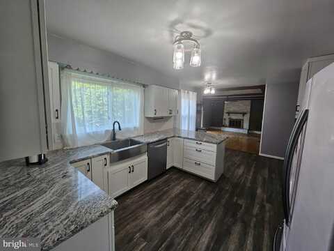 901 HILLCREST DRIVE, MARTINSBURG, WV 25401