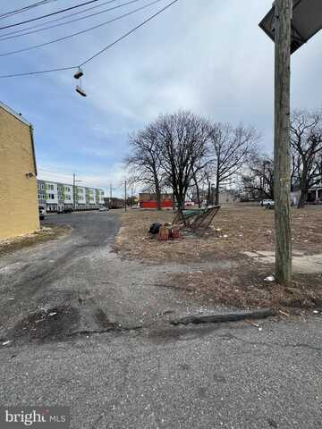 902 FERRY AVENUE, CAMDEN, NJ 08104