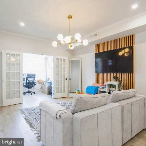 805 CATOR AVENUE, BALTIMORE, MD 21218