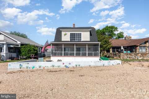 606 POTOMAC RIVER AVENUE, COLONIAL BEACH, VA 22443