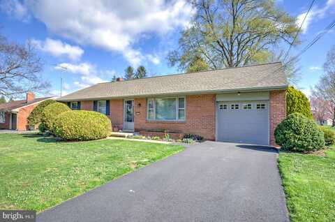 24 WOLF ROAD, AKRON, PA 17501
