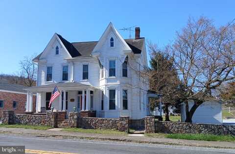 105 W MAIN STREET, HEDGESVILLE, WV 25427