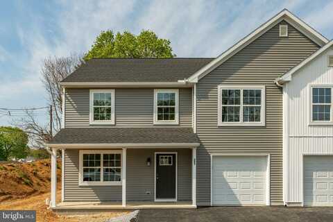 323 W WATER STREET, ANNVILLE, PA 17003
