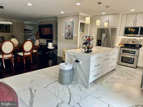 8225 RUXTON CROSSING COURT, TOWSON, MD 21204