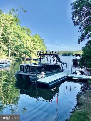 905 LAKEVIEW DRIVE, CROSS JUNCTION, VA 22625