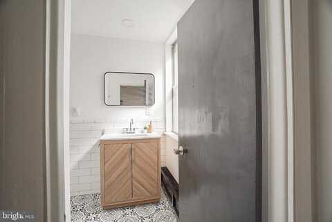2033 S WATTS STREET, PHILADELPHIA, PA 19148