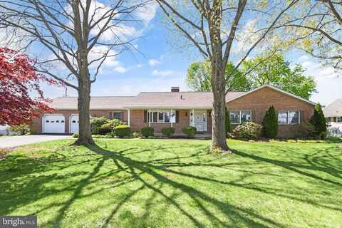 802 HILLSIDE DRIVE, HAMBURG, PA 19526