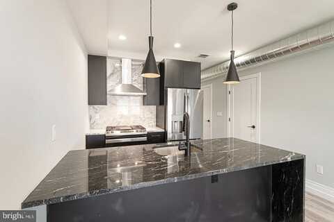 526 BROWN STREET, PHILADELPHIA, PA 19123