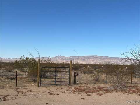 15255 S Cameron Road, Yucca, AZ 86438